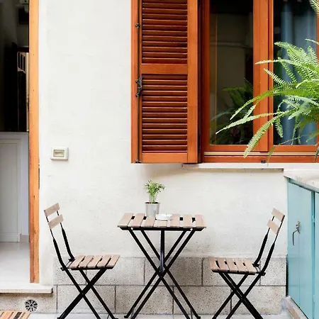 Lively House - Vatican